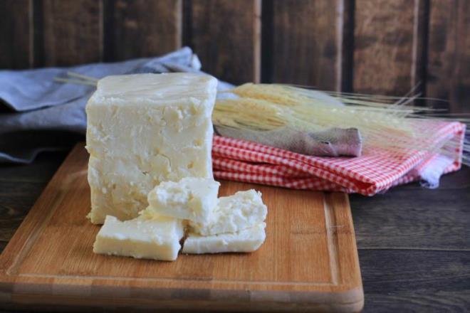 "En salkl protein, en salkl ya ve en salkl kalsiyum kaynadr. Peynir yiyen bir lkede, peynirle beslenen kiilerde osteoporoz (kemik erimesi) olmaz.