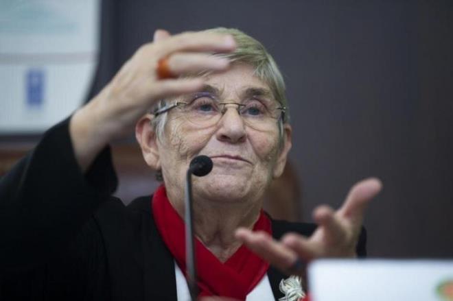 la tketimi konusunda uyaran Canan Karatay, kadn ve erkeklere kemik erimesine kar bol bol peynir yemeleri nerisinde bulundu.