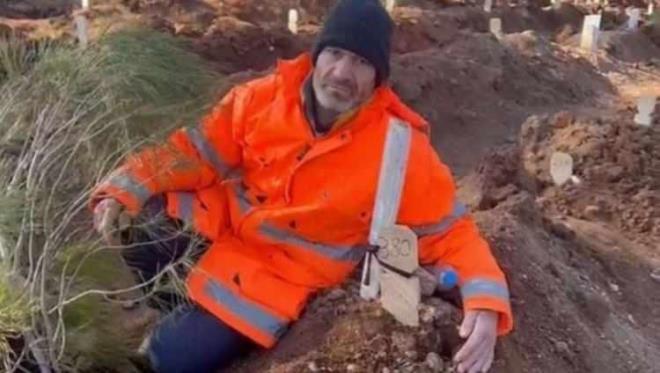 Dnya basnnda da byk bir ilgi gren fotoraf sonras Fransz haber ajans AFP muhabiri, acl babay yeni evinde Ankara'da ziyaret etti.