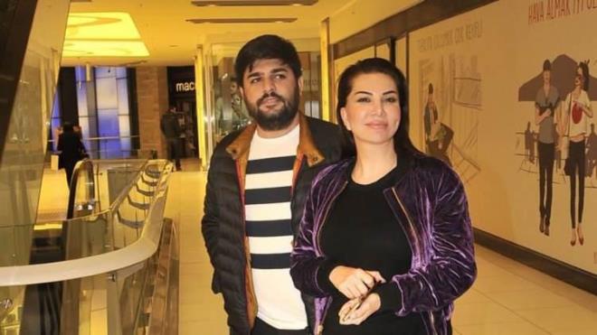 Destek olarak arkc Ebru Yaar ile ei Necat Glseven Baba Haner?e yeni hayatn kurmasna yardmc olmak iin ev alacaklarn aklamt.     nl ift, depremzede Mesut Haner'e evini teslim etti