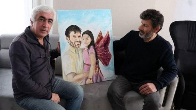 MELEK OLARAK RESMEDLD TABLO!    Haner, yeni evinde oturma odasnda kz Irmak'n resmedildii tabloyu bir ressamn baladn aklad.