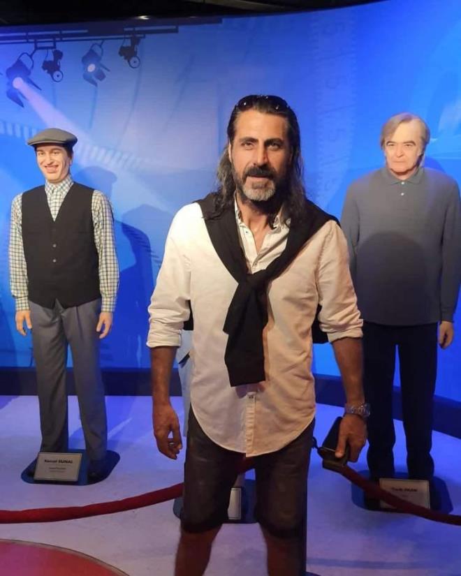 nl oyuncu 22 Ocak 1975'te Elaz'da dnyaya geldi. lkokul ve lise eitimini Elaz'da tamamlayan oban, Antalya ve Ankara'da spor iletmecilii yapt.