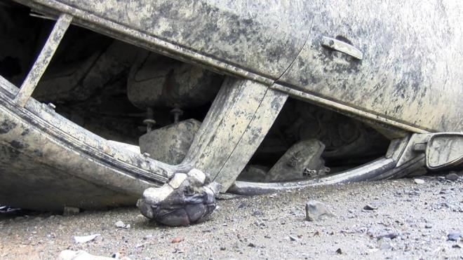 Grntlerde, kayt yapan kiinin 'Arabann tekerleklerini aldlar' dedii de duyuldu.