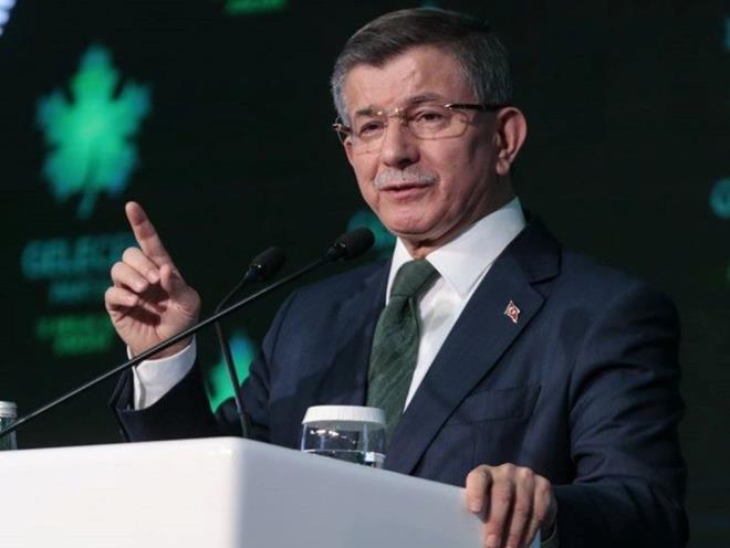 DAVUTOLU'DAN 6'LI MASA AIKLAMASI    Gelecek Partisi Genel Bakan Ahmet Davutolu da Y Parti lideri Akener'iin szleri sonras aklama yapt.    Davutolu, partisinin bugne kadar att tm imzalarn arkasnda durarak yoluna devam edeceini belirterek "Bu zorlu srete omuz omuza emek vermi herkesi aklselim iinde davranmaya davet ederim." ifadesini kulland.