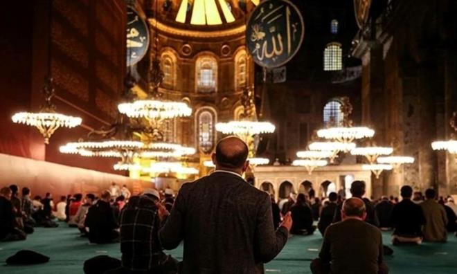 BERAT KANDL TARH    Diyanet leri Bakanl tarafndan yaymlanan 2023 dini takvimiyle birlikte Berat Kandili tarihi belli oldu.    Buna gre; Bu yln 3'nc kandili olan Berat Kandili 6 Mart Pazartesi gn idrak edilecek.  2023 kandil tarihleri: Berat Kandili ne zaman? - 3