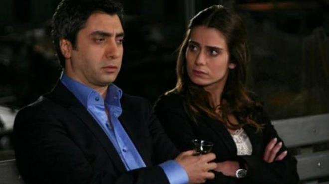 Kurtlar Vadisi Pusu ile hafzalara kaznan idem Batur dizide Savc Leyla rolne hayat veriyordu. Kurtlar Vadisi sonras geni bir hayran kitlesine sahip olan oyuncu alverite grntlendi.