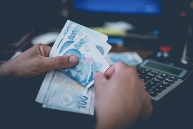 Buna gre maa 3.500 liraya kadar olanlar iin 3.000 TL,<br>  3.500-7.500 lira aras olanlar iin 3.500 TL,<br>  7.500-10.000 lira aras olanlar iin 4.500 TL ve<br>  10.000 liradan fazla maa alanlar iin ise 5.000 TL'ye kartld.