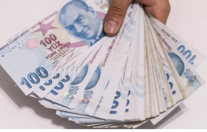 Temmuz 2022 sonrasnda bankalar emekli promosyonlar iin adeta yara girmi ve rakamlar 10 kata kadar arttrmt. Bu kapsamda EYT dzenlemesinin netlik kazanmas sonras emekli maa promosyonlar yeniden gndemdeki scakln artrd. Mteri kazanmak iin eitli kampanyalar yrten bankalar emekli promosyonlar iin hazrlklara balad.