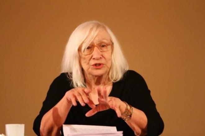 Ya�ad���m�z depremler silsilesinin harabat�ndan kurtulmak i�in ke�ke bir h�k�metin istifas� yetse. Ke�ke o kadar kolay olsayd�, nihayet siyasal bir aranjmand�r, bir h�k�met gider, yerine ayn� siyasi parti i�inde ba�ka h�k�met de gelirdi. Ama �yle olmuyor. Mesele y�k�m� m�nferit h�k�metlere fatura etmek de�il, mesele bizimki gibi y�zy�llard�r bir fay �ebekesinin �st�nde ya�amay� se�mi� uluslar�n fark�ndal�k seviyeleri.