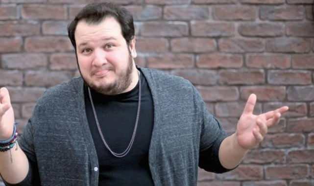 Sanat d�nyas�nda da b�y�k yank� uyand�ran karars�z hamlelerin ard�ndan �ahan G�kbakar "Gidecek Yerin mi Var?" isimli bir video yay�nlayarak ya�ananlar� Ti'ye alm��t�.