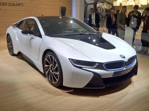 <p><b>te Frankfurt'ta sergilenen dier yeni modeller:</b></p> BMW i8