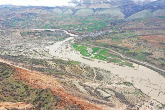 Ky sakinleri, 6 ubat saat 04.17'de meydana gelen depremde dadan gelen grleme sesiyle uyandklarn ifade etti.Yaylml kynde yaayan 76 yandaki depremzede Bayram Tun, AA muhabirine, ilk defa byle bir felaketle karlatklarn syledi.
