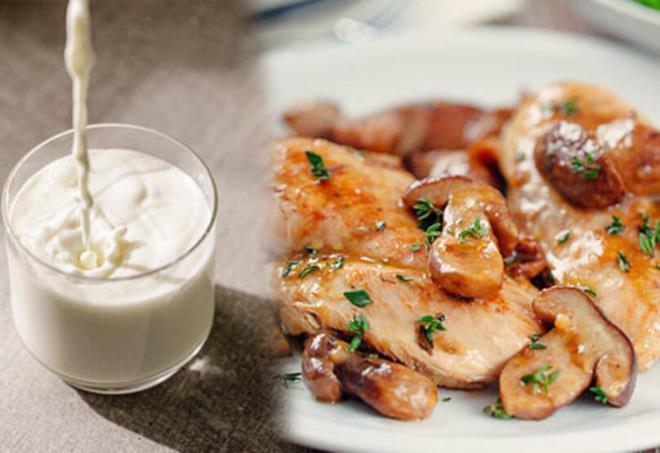 5- Tavuk - st<br>    Ayn besin deerine sahip yiyeceklerin birlikte tketilmesi de kt sonulara yol aabilir. Tavuk ve st de bunun bir rnei. Birlikte tketildiinde vcutta yaanan protein ve kalsiyum art mide sorunlarna yol aabilir. Ayrca stn yapsnda yer alan laktik asit de skntlara sebep olabiliyor. St itikten ksa bir zaman sonra tavuk tketirseniz stte bulunan bu asit sebebiyle mide yanmas yaayabilirsiniz.