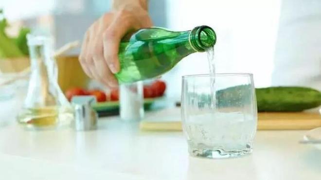 Ellin'in yaynlad makalede diyet yaparken yaad olumsuz durumlar u ekilde ifade etti. nl yazar, "eitli zamanlarda durmaya altm ama kendimi bir haftadan daha uzun sre mahrum brakamadm"