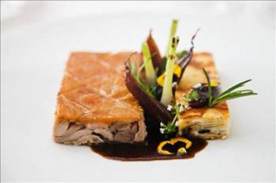 Trkiye Ziraatlar Dernei Genel Bakan brahim Yetkin, gda sektr iinde 6 milyar dolarlk bir hileli gda sektr olutuunu belirterek, hileli gda retim yntemleri hakknda ok bilgiler verdi. Kaytl ve denetlenen 21 bin 600 firma iinde 9 bin 100' olumlu rapor alabildi.