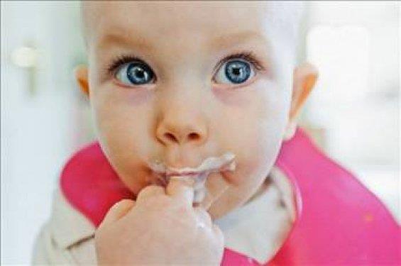 Yourda bitkisel ya ve jelatin katlyor, jelatin, domuzun deri veya kemiklerinin kaynatlmasyla elde ediliyor.