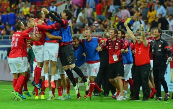 <p><b>@UnalBasgan</b></p>  Dnya Kupas elemelerinin bandan beri Milli takmn teknik direktr Fatih Terim olsayd u anda yar finaldeydik.