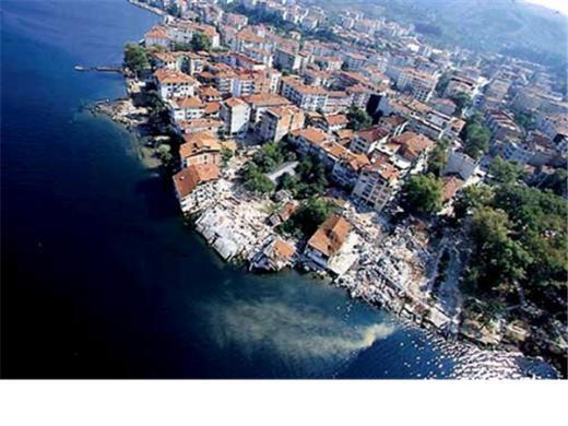 stanbul'daki satlk konut fiyatlar baz alndnda en pahal semt Bebek. Bu semtte satlk konutlarn metrekare fiyat ortalamas 16.561 TL.