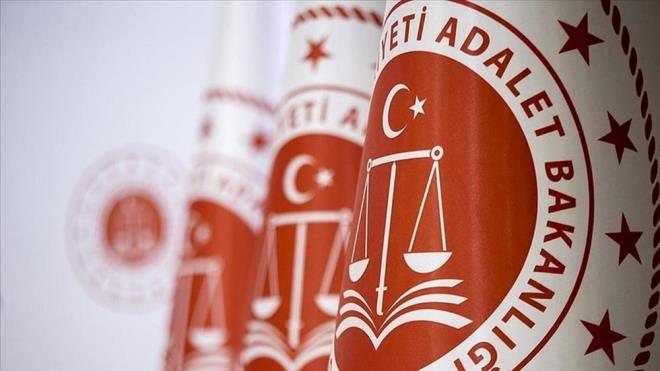 ALIMI YAPILACAK KADROLAR BELL OLDU    Bakan Bozda "Personel Genel Mdrl bnyesinde 9 bin 229, Ceza ve Tevkifevleri Genel Mdrl bnyesinde 8 bin 376, cra Dairesi Bakanl bnyesinde 700 olmak zere toplam 18 bin 305 personel alm iin ilana kyoruz." dedi.