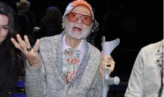 Trk sinemasnn dev isimlerinden biri olan Kayhan Yldzolu'nun son hali ortaya kt. Bir takipisinin nl ismi ziyaret etmesi zerine ortaya kan grntler ok konuulmaya baland. Yeilam'n efsane ismi hayranlarna  ''Hepinizi ok zlyorum dedi." O halleri yrekleri burktu.