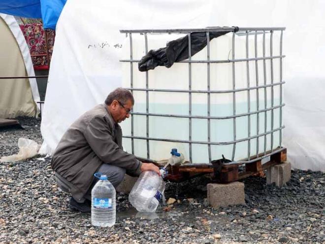 Yamurdan korunmaya alyoruz. Kzm ok korktu. Yanmdan ayrlamyor hi. yle bir korku yaad ki ocuklar, lk la kaldlar. Umudumuz var. nallah herkesin yeniden bir evi olur? ifadelerini kulland.