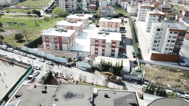 stanbul 4. dare Mahkemesi, idari ilemin yrtlmesinin durdurulmas iin ''aka hukuka aykrlk'' ve ''ilemin uygulanmas halinde telafisi g veya imkansz zararlarn domas'' koullarnn bir arada bulunmas gerektiini belirterek yrtmenin durdurulmasn reddetti.