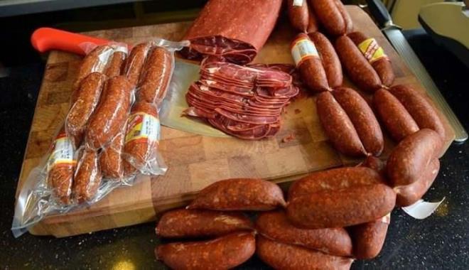 Gda Laboratuvarlar ve Gda Denetileri Dernei?nin (GLADER) stanbul genelinde yrtt inceleme sonucunda neredeyse her kahvalt sofrasn enlendiren "sucuk" konusunda hileye bavurulduunu ortaya kard.