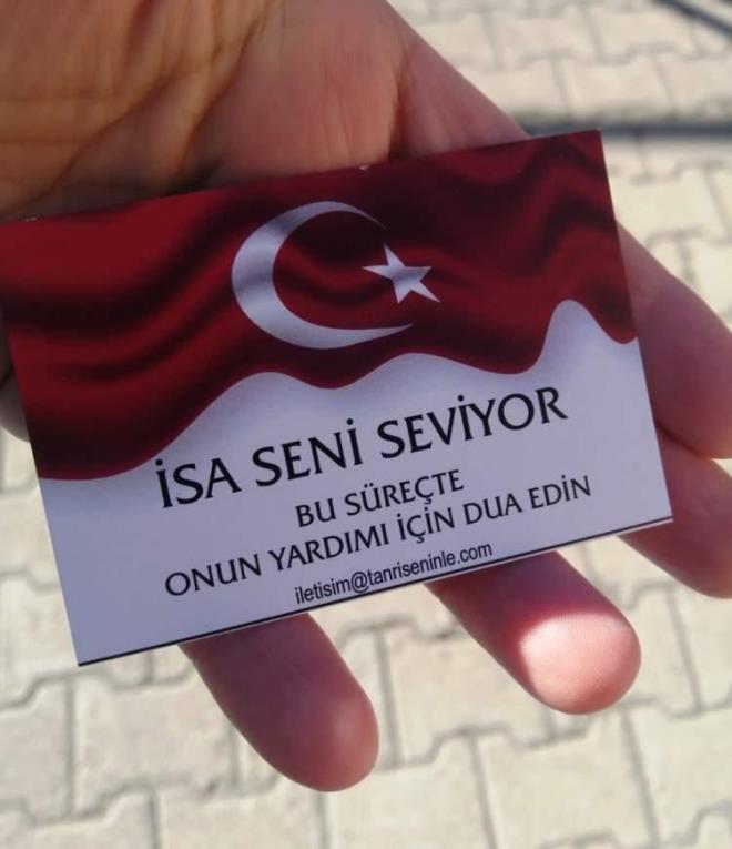 "Yalova depreminde de byle olmutu Misyonerler hemen gelmilerdi. Ben bizzat tartmtm o zaman, ksa srede ev kiliseleri kurmulard!    imdi Deprem blgesine de hemen geldiler ve almaya baladlar ok fazla ihbar geliyor, Yehova ahitleri ve Dnya Protestan kiliseler birlii ve Mo*n tarikat blgede faaliyete balam ltfen dikkatli olalm, ocuklara dikkat edelim blgeyi bo brakmayalm!"