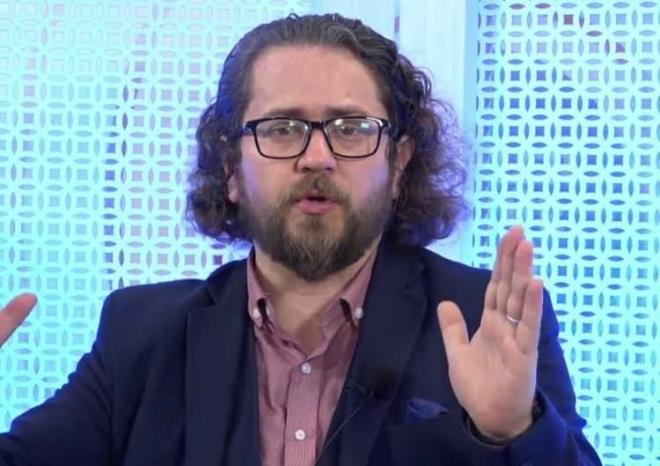 "YALOVA DEPREMNDE DE BYLE OLMUTU"    1999 ylnda Yalova depremini hatrlatan Ercan, misyonerlerin o dnemde de blgeye gidip ksa srede ev kiliseleri kurduklarn aktard. Konuya ilikin birok kez uyarda bulunan USMED Bakan, paylamnda u ifadelere yer verdi: