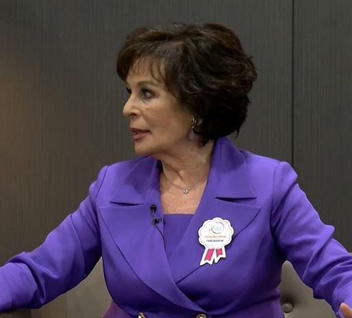 Tatilden dndmde ise arlarm devam etti. Rntgen ektirdik. Tomografi derken bir phe var ama ok da net bir ey sylenmiyor.