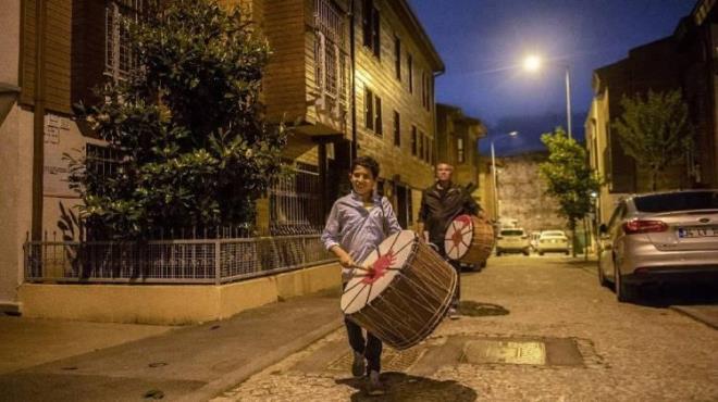 "Susama hissi duymasanz bile iftar ve sahurda bol bol su iin"