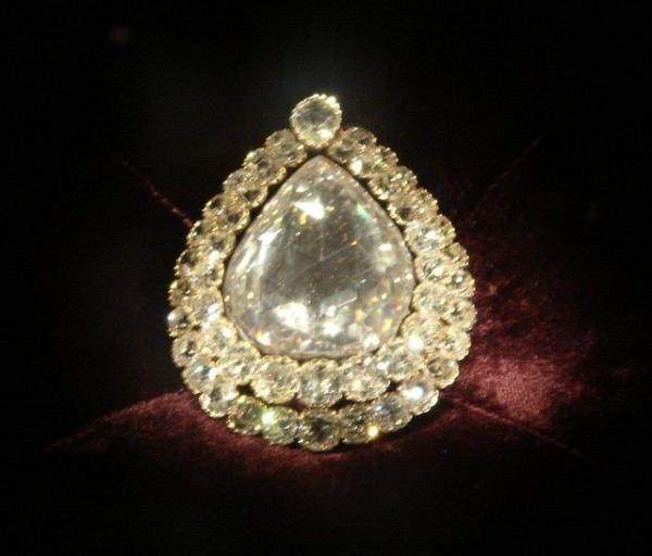 En byk elmas: Kak Elmas