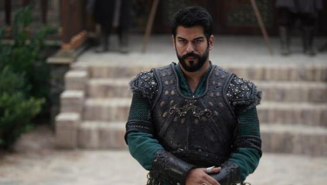 34 yandaki futbolcu, Trkiye kariyerine balad Fenerbahe'den yaz transfer dneminde ayrlarak, Emre Belzolu ynetimindeki Medipol Baakehir'e transfer olmutu.