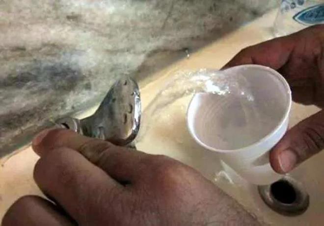 Cilt hastalklar: Cilt, zemzem suyu ile ykanr. Baz cilt hastalklar karacierden geldii iin a karna zemzem suyu iilmeye devam edilir.