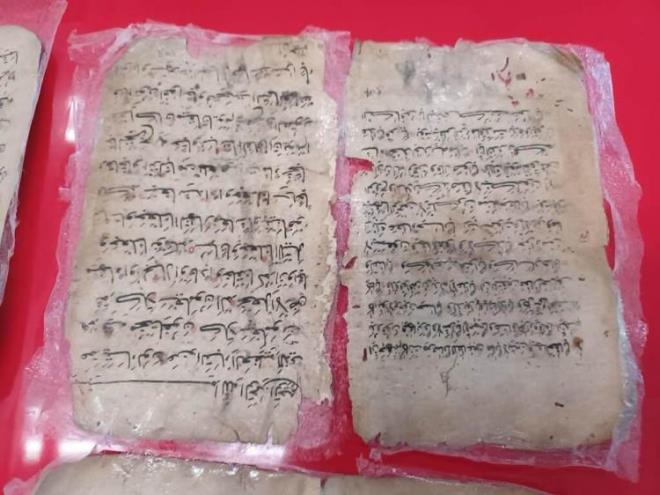 El yazmas kitabn i sayfalarnn restorasyonunun uzun ve zahmetli bir sre olduunu dile getiren Hsu Mei-wen, sadece bir sayfay onarmann yarm gnn aldn ifade etti.