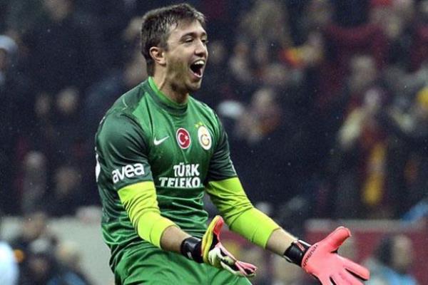 <p><b>Fernando Muslera</b></p>  <p>Yllk Maa: 2.000.000 euro</p>