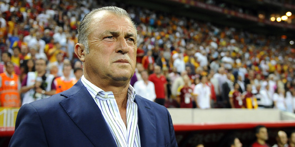 <p><b>TE O TRAF</b></p> "zgn olduum bir eyi 13 yl sonra size anlatmak isterim. 2000 ylnda UEFA Kupas'n kazandktan sonra Florya'da yemek yediimiz srada Popescu bana, "Eer Fiorentina'ya gitmezsen, bu takm ampiyonlar Ligi'ni kazanr" dedi. Dier oyuncularm da ayn eyi sylyorlard. ok gl bir takmdk.