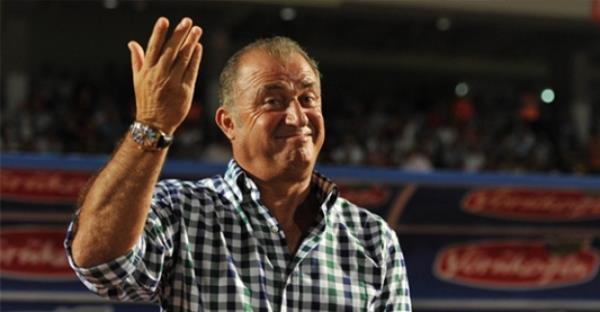 <p><b>"POPESCU, 'BU TAKIM AMPYONLAR LG'N KAZANIR' DED"</b></p> 2000 ylnda Galatasaray ile UEFA Kupas'n kazandktan sonra, bir le yemei srasnda yaad ve daha nce anlatmad bir ansn da paylaayn Fatih Terim, Popescu'nun szlerini daha kulanda duyduunu dile getirdi.