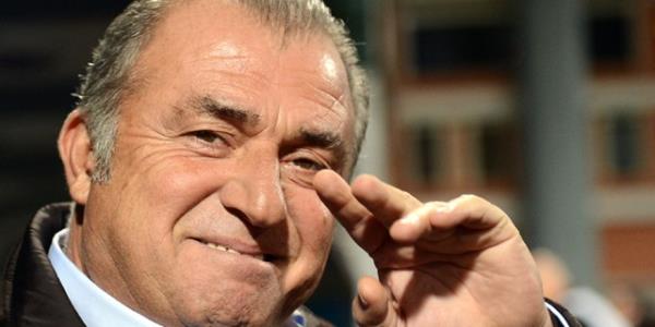 Jupp Derwall, futboldan kopmamam syledi ancak durumu anlattm ve braktm. 6 ay boyunca da uzak kaldm, futbol beni ok ilgilendirmiyordu. O dnemde gazetelerde ke yazmam iin ok iyi paralar teklif ettiler, televizyona kmam istediler.