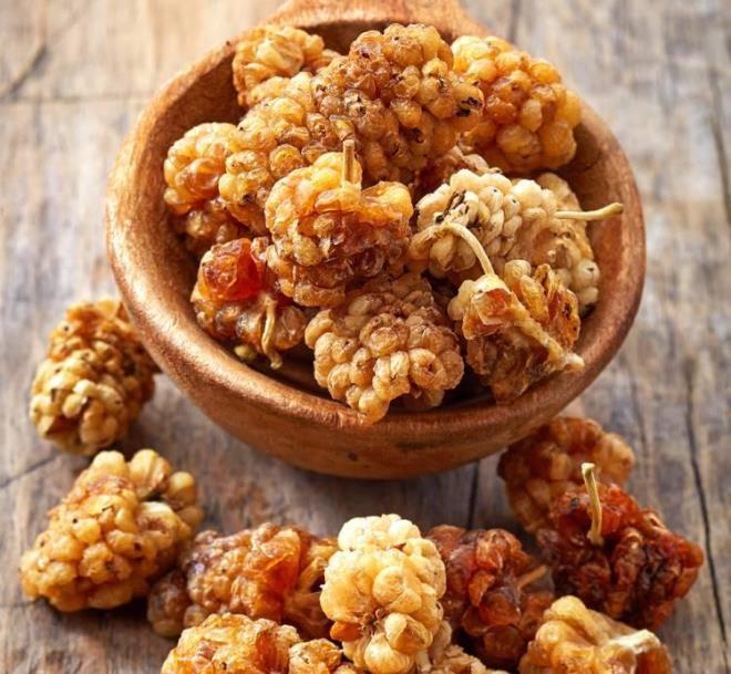 KURU DUT    Kandaki hemoglobin hcrelerin saysn artrarak kanszlk gibi riskli hastalklar nler. Gnde bir avu tketildiinde gerekli enerjiyi salar. Kuru zm ayrca tkrk ve midedeki enfeksiyonlar azaltarak az kokusunu engellemede etkilidir.