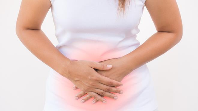 Kabzlk probleminin olumasnn en byk nedenlerinden banda dengeli beslenememe gelirken su tketiminin yetersiz yaplmas da bu durumun tetikleyicileri arasnda yer almaktadr.