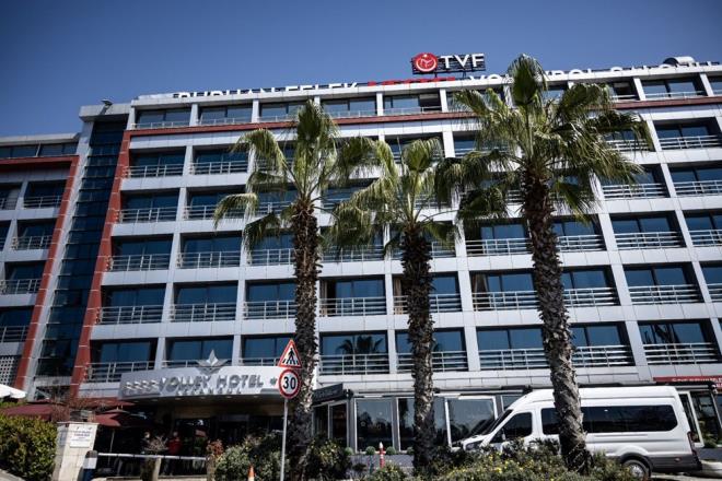 Polis ekipleri olayla ilgili inceleme balatrken Nijerya asll talya vatanda Julia Ituma'nn otelin 6'nc katnda kald renildi.