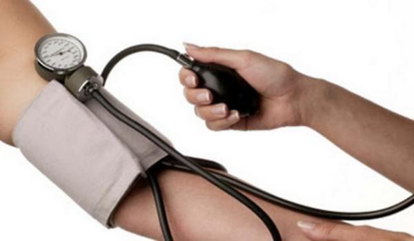 Hipertansiyonun belirtileri her zaman anlalmyor. Hipertansiyon her hastada belirti veren bir sorun olmad iin tansiyon lm yaplmadan kiinin yksek tansiyon hastas olup olmadna karar verilemiyor.