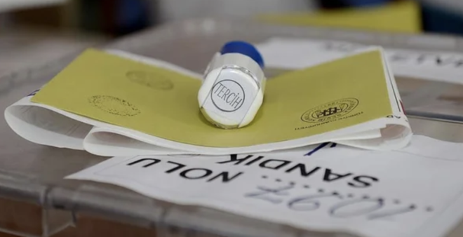 "Biz 2014 ve 2018 seimlerini en doru ekilde bilen aratrma irketlerinde biriyiz. u an gelinen noktada bir Muharrem nce gerei var ama Cumhurbakan Recep Tayyip Erdoan hala nde ve bunun devam ettiini gryoruz. Bazlar ilk kez kullanacak kesimini Erdoan' oy vermeyeceini iddia ediyor ama orada ciddi ekilde yanlyorlar"