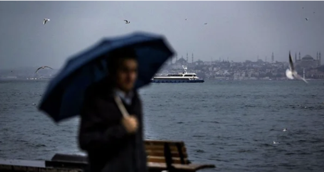 AKDENZ  Paral ve ok bulutlu, Bat Akdeniz'in i kesimleri ile Kahramanmara evrelerinin yerel saanak ve gk grltl saanak yal geecei tahmin ediliyor. Yalarn, Gller Yresi'nde yerel kuvvetli olmas bekleniyor.