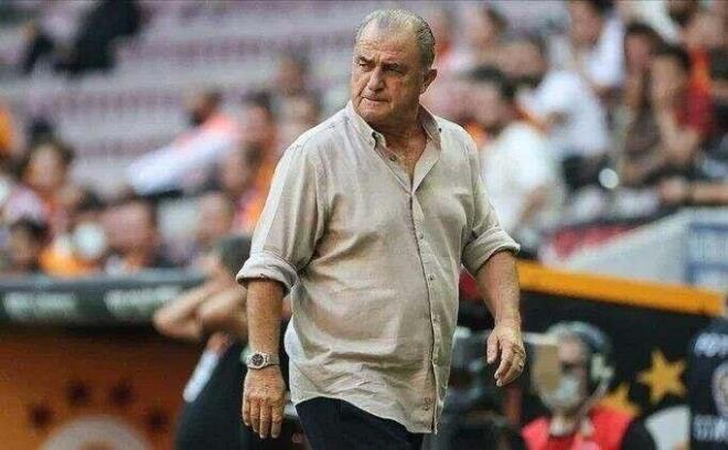 Aralarnda gvenlerini kazand futbol camiasndan Fatih Terim,