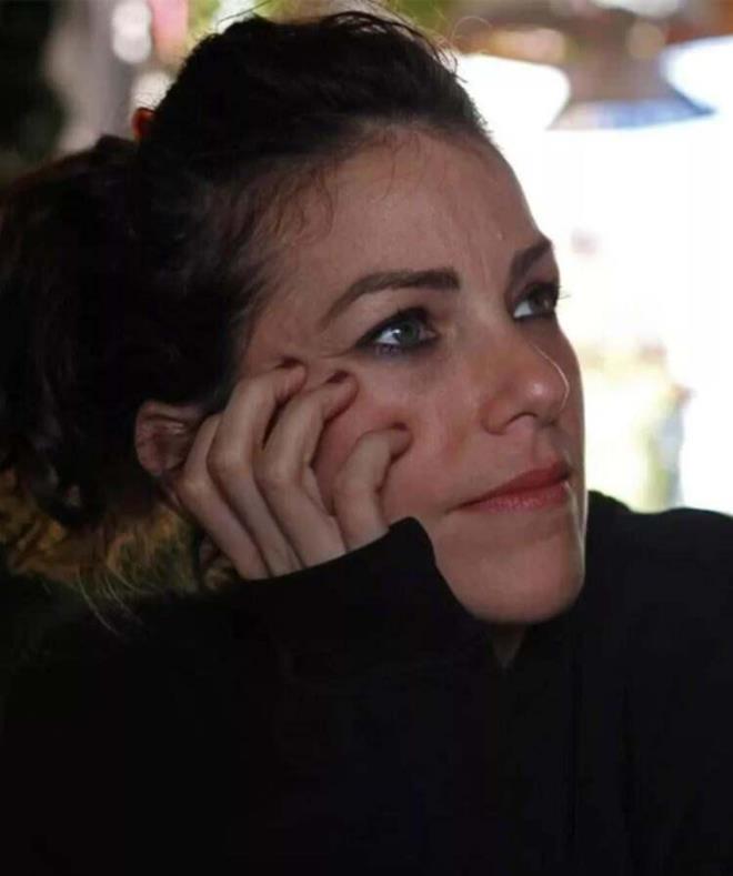 imdilerde 43 yanda olan Gaye Grsel?in son halini grenler ?Dnyann en gzel yzlerinden biri?, ?Safiye abla seni seviyoruz?, ?Bu kadar da gzel olunmaz?, ?Cahit abiyle gryor musunuz? yorumlarnda bulundu.