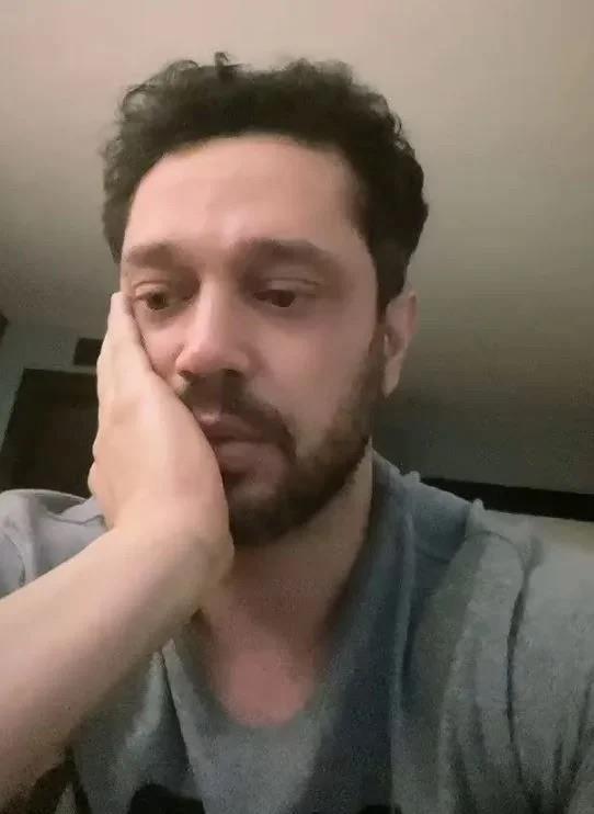 Youn bakma kaldrlan Sla, yaplan tm mdahelelere ramen kurtarlamad. Sla'nn vefat dolaysyla byk bir znt yaayan arkc, kahreden haberi bir video ile duyurdu.