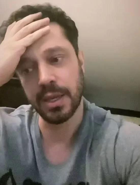 Konumakta glk eken Murat Boz, Sla'nn ailesiyle iletiimde olduunu syledi. ''Keke daha nce haberim olsayd'' diyen nl isim, konuya ilikin yapt aklamada u ifadelere yer verdi: