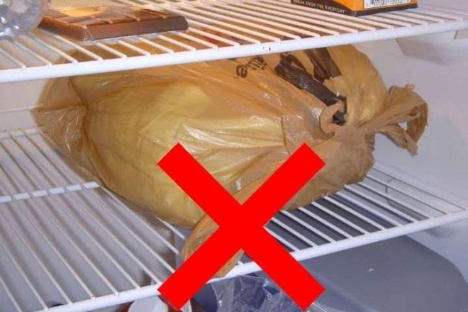 Sofralarmzda en ok tkettiimiz yiyecek olan ekmein nasl ve hangi artlarda sakland nemli bir mevzudur. Ekmein tazeliini yitirmemesi ve ayn zamanda salk asndan iyi bir ekilde muhafaza edilmesi iin saklanma ekline dikkat edilmeli.